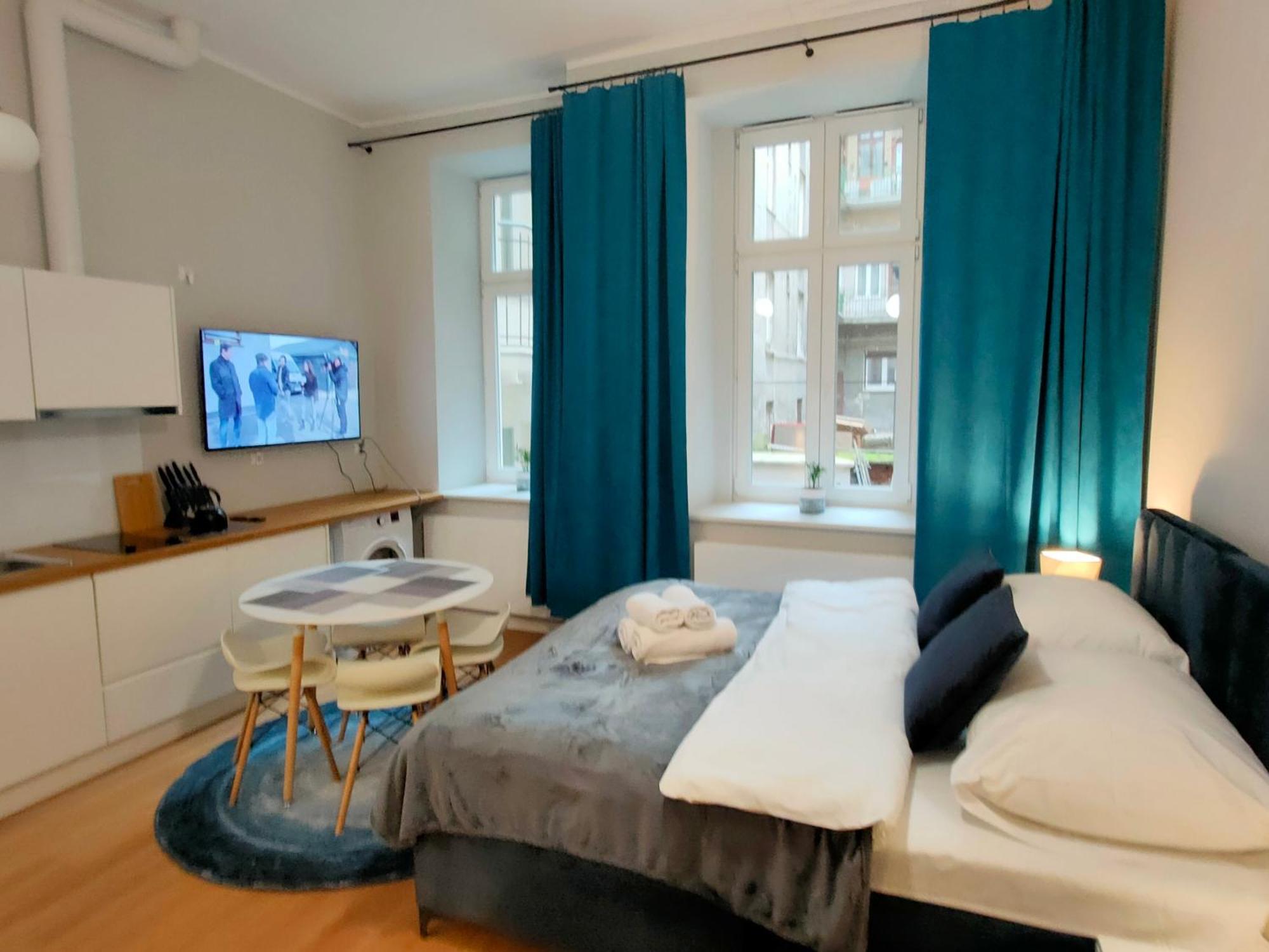 Hugo Vip Apartments Krakow Luaran gambar